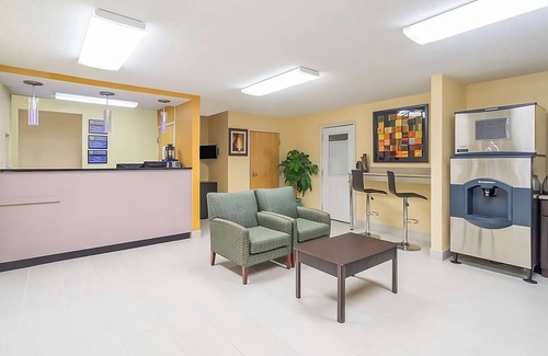 Lookout Valley Neighborhood Association Complejo | Convenient Stay in Knights Inn Chattanooga! Pet Friendly Property!