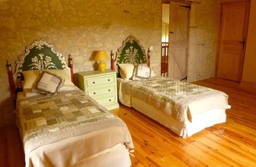 Bon-Encontre Otro | Convertido Siglo 17 Fortificado Granja, situado en 38 hectáreas de Country Estate