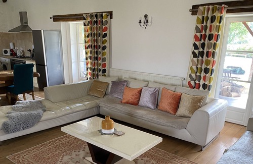 Dompierre-les-Eglises Casa | converted barn in the heart of the limousine countryside