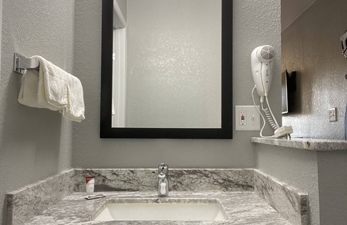 Tyrone Hotel | Copper Manor Motel