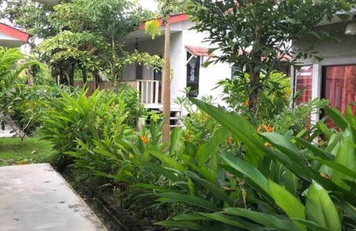 Chenarong Dalam Casa | Coral 3A Two Bedroom House with Kitchenette