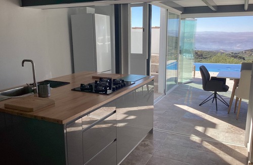 Loja Casa | Cortejo with pool and view