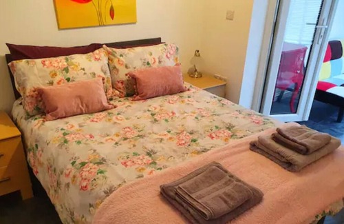 Newark Casa | Cosy 3 bed house near to Newark centre, fast WIFI