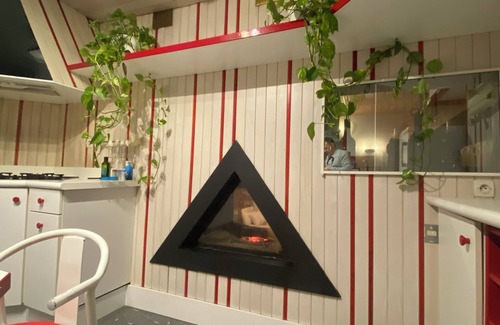 Vaires-sur-Marne Alquiler De Eote | Cosy and convivial houseboat