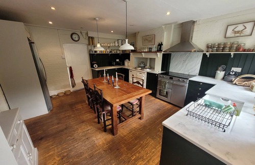 Pattiswick Casa | Cosy and warm old school country house surrounded by countryside and walks