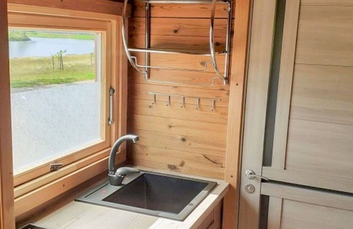 Hradec Kralove Casa | Hermoso apartamento en villa para 4 personas con WIFI, A/C, TV, patio y mascotas permitida