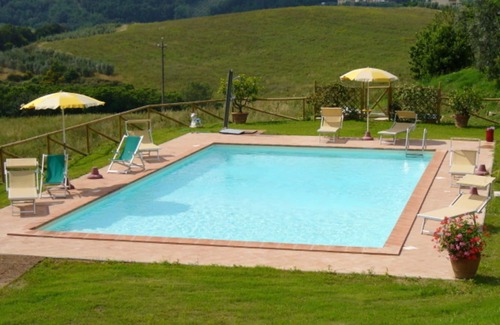 San Gimignano Apartamento | Acogedor apartamento para 4 personas con piscina, WIFI, A/C, mascotas permitida y vista panorámica