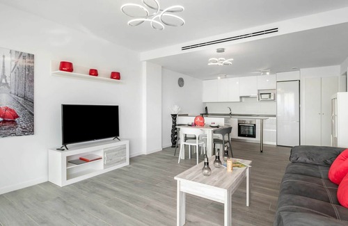 Golf Bahia Apartamento | Acogedor apartamento con A/C, piscina, WIFI, TV, patio, vista panorámica y aparcamiento