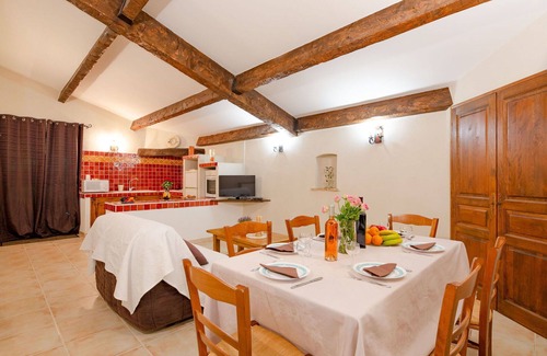 Verignon Villa | Bonito apartamento en villa con WIFI, piscina, TV, terraza, mascotas permitida y vista panorámica