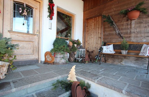 Fuegen Villa | Hermoso apartamento en villa con WIFI, TV, terraza, mascotas permitida y vista panorámica