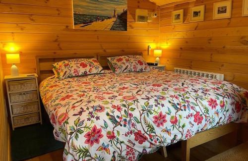 Folkestone Casa | Cosy Cabin, hidden from the main house - Sleeps 2 - EV