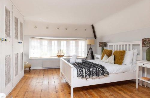 East Wittering Casa | Cosy Character Cottage by the Sea