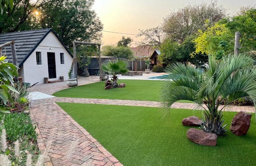 Gaborone Casa | Light, Bright & Cosy City Cottage