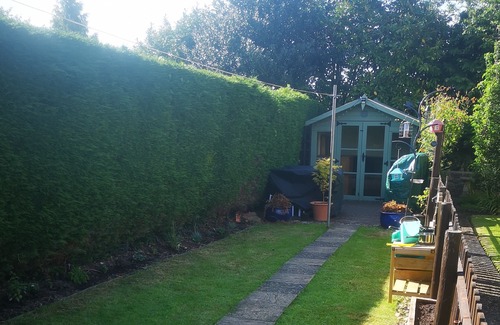 Harrington Cabaña | Cosy cottage set in the heart of quite village, close to major transport network