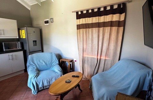 Eikenbosch Cabaña | Cosy cottage in one of Cape Towns savest suburbs. Any nomad's dream.