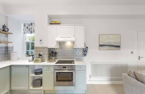 Newquay City Centre Casa | Cosy Cottage nr Bodmin Moor, Private Parking