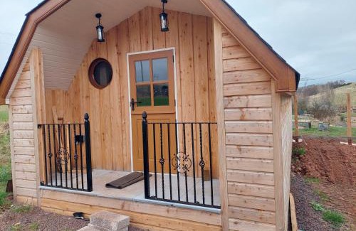 Laurencekirk Casa | Cosy Countryside Cabin - Sleeps 2 Parking & Farm