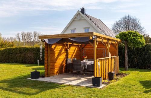 Martensdorf Apartamento | Cosy flat in Niepars with garden