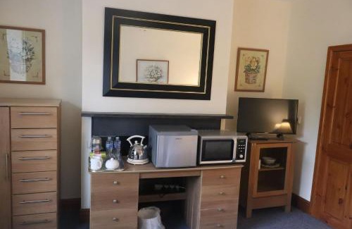 Llandderfel Casa | cosy ground floor disabled friendly room in farm house