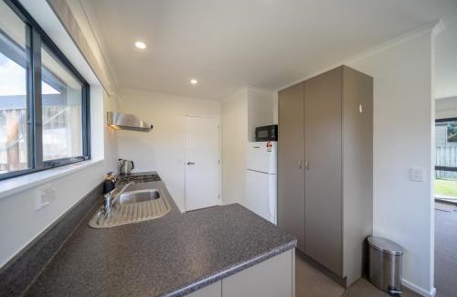 The Key Casa | Cosy Lakeside - Manapouri Holiday Home