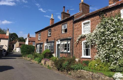 Tealby Casa | Cosy Lincs Wolds cottage in picturesque Tealby