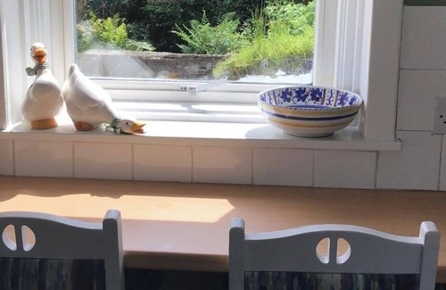 Waternish Casa | Cosy Sea view Skye Cottage for 6