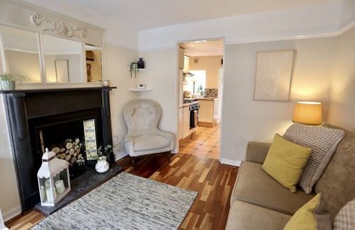 Crickhowell Cabaña | Cosy Welsh Cottage - 1 min walk from town centre