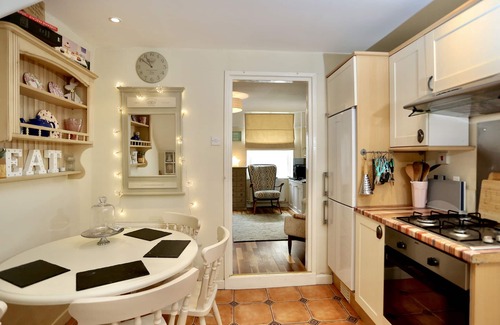 Crickhowell Cabaña | Cosy Welsh Cottage - 1 min walk from town centre