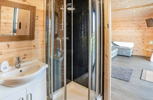 Pentrefelin Cabina | Cothi lodge luxury clamping on the heart of Wales