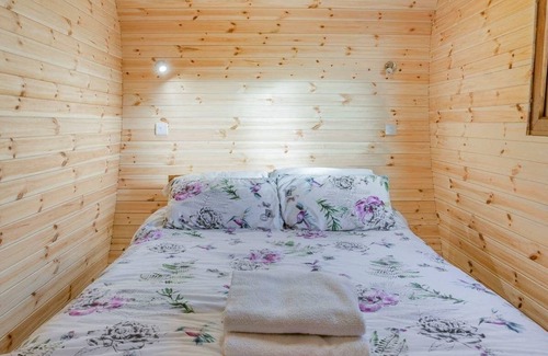 Pentrefelin Cabina | Cothi lodge luxury clamping on the heart of Wales