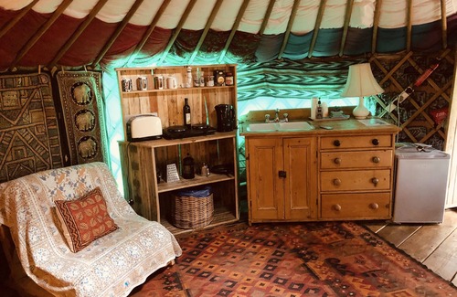 Whichford Cabina | Cotswolds Camping at Holycombe