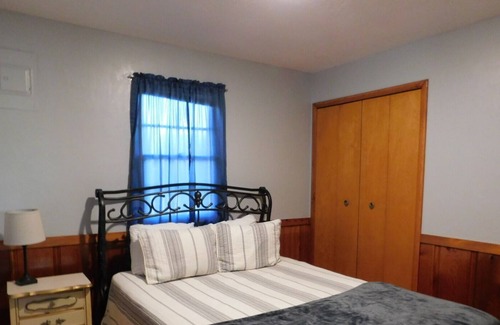 Mountain Home Cabaña | Cottage #6 on Bull Shoals Lake nestled in the woods, Remodeled with fireplace