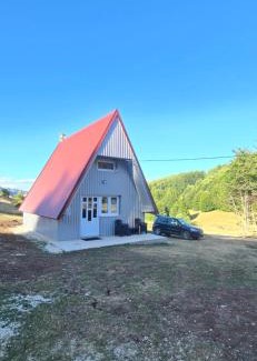 Pluzine Casa | Cottage by the brook