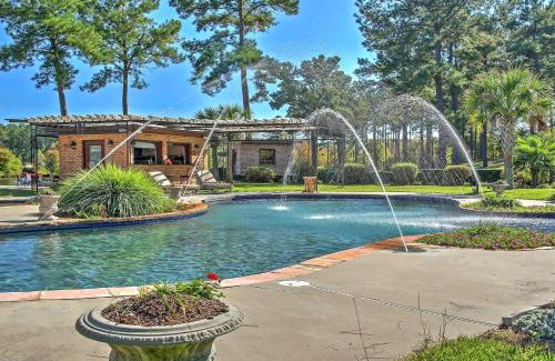 Ridgeway Casa | Cottage by the Pond on Gorgeous Expansive Estate