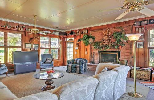 Ridgeway Casa | Cottage by the Pond on Gorgeous Expansive Estate