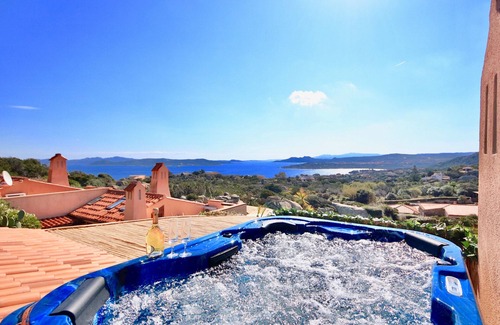Punta Sardegna Villa | DOLCEVITA COTTAGE by KlabHouse con jacuzzi y terraza panorámica