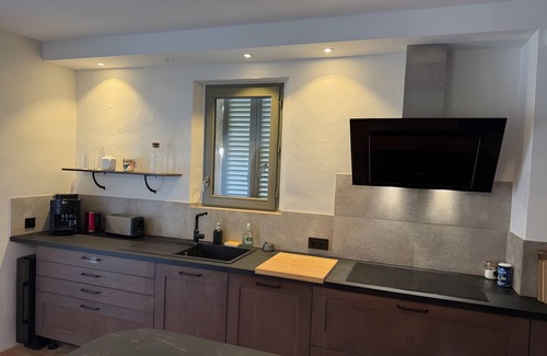 Saint-Mathieu-de-Treviers Casa | Casita de campo 'Avec Piscine De 25 M Et Spa' con vistas a la montaña, piscina privada y Wi-Fi