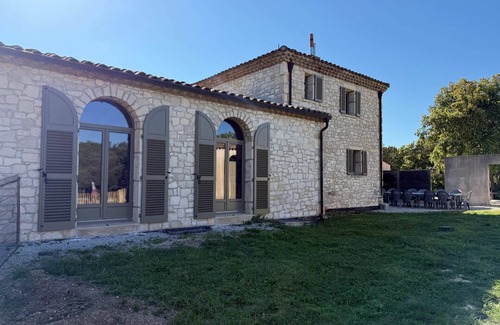 Saint-Mathieu-de-Treviers Casa | Casita de campo 'Avec Piscine De 25 M Et Spa' con vistas a la montaña, piscina privada y Wi-Fi