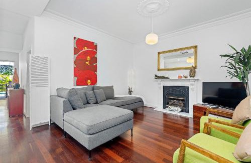 Palmyra Villa | Cottage Gem - 2br Parkside Retreat