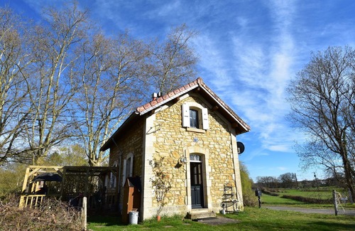 Montaron Casa | Casa de vacaciones en Montaron con jardín