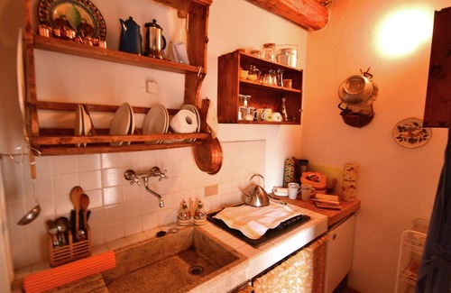 San Quirico Cabaña | Casa rústica en Pescia con piscina