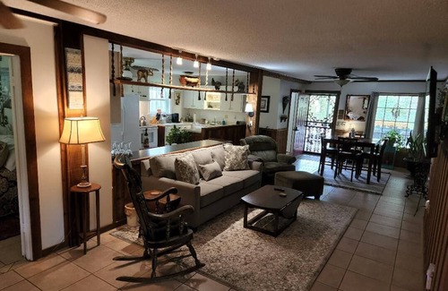 Millington Cabaña | Cottage in the Woods, Safe area, on 6 acres, Free Parking.