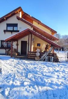Bradulet Casa | Cottage in traditional village Bradulet, Arges county