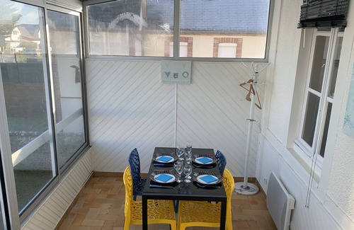 Ravenoville Casa | Cottage with sea view, 10 meters from the beach