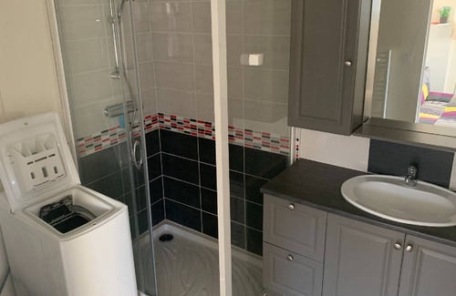 Ravenoville Casa | Cottage with private terrace, 10 meters from the sea