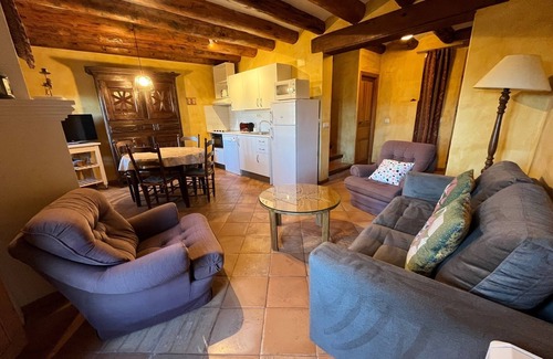 Ainsa Casa | Casa rural con terraza y jardín.