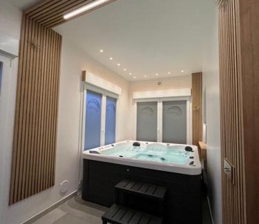 Saint-Mard Hotel | Cottages de France CDG