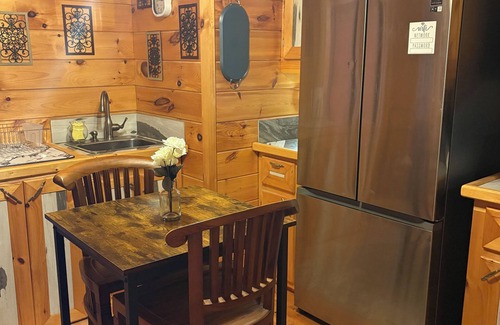 Jackson Apartamento | Country Cozy apartment cabin 3 minutes from Jackson baseball fields