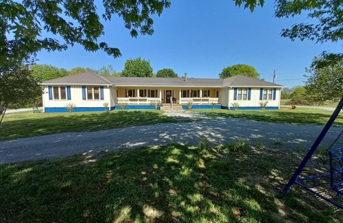 Jackson Apartamento | Country Cozy apartment cabin 3 minutes from Jackson baseball fields