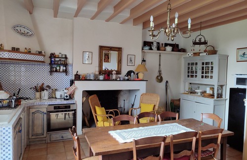 Sainte-Maure-de-Peyriac Cabaña | Country house with wooded garden in the heart of a village
